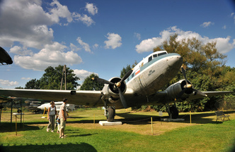 The collection of heavy military equipment as well as aircraft and helicopters are exhibited both in a 3.5-hectare park and in an exposition pavilion.